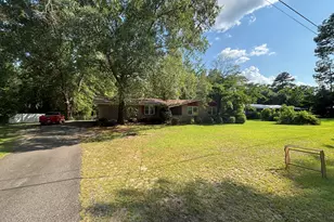 152 Crest Dr, Cochran, GA 31014 - Photo 1