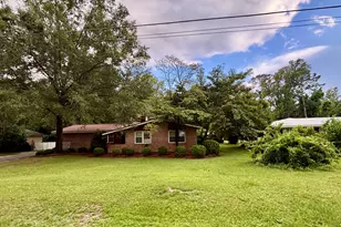152 Crest Dr, Cochran, GA 31014 - Photo 2