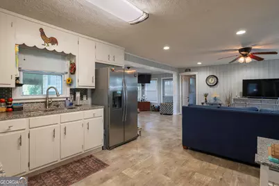 884 S Lake Drive, East Dublin, GA 31027 - Photo 8