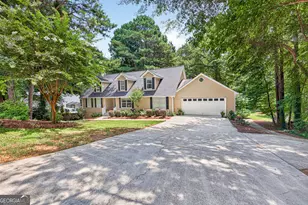 1074 Westchester Dr SW, Lilburn, GA 30047 - Photo 2