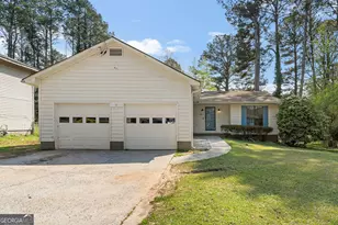 528 Raintree Dr, Jonesboro, GA 30238 - Photo 1