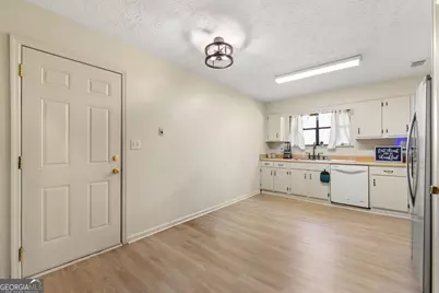 528 Raintree Drive, Jonesboro, GA 30238 - Photo 10