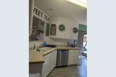 1524 Queen Elizabeth Drive, Locust Grove, GA 30248 - Photo 6