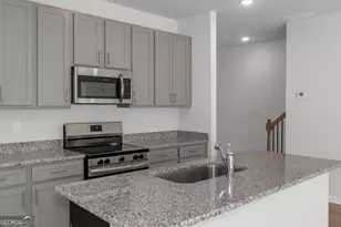 5415 Biltmore Dr, Atlanta, GA 30349 - Photo 6