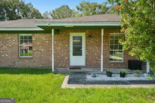 310 Watts St, Saint Marys, GA 31558 - Photo 2