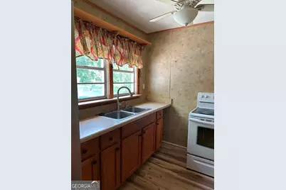 3087 Albany Avenue, Waycross, GA 31503 - Photo 10