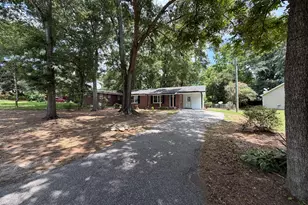 135 Martha St, Winder, GA 30680 - Photo 2