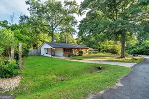 413 Davis Dr, Centerville, GA 31028 - Photo 2
