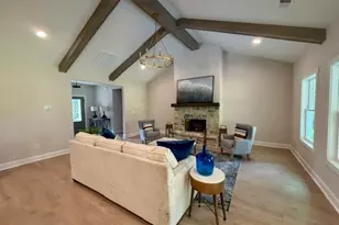 311 Mourning Ct, Lagrange, GA 30241 - Photo 2