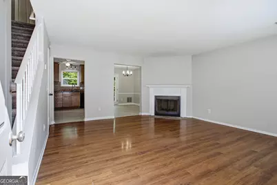 1805 Queen Anne Court, Atlanta, GA 30350 - Photo 4