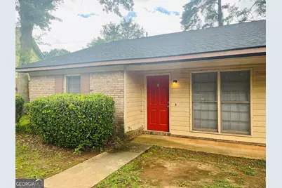 104 Peactree Court #UNIT B, Lagrange, GA 30241 - Photo 1