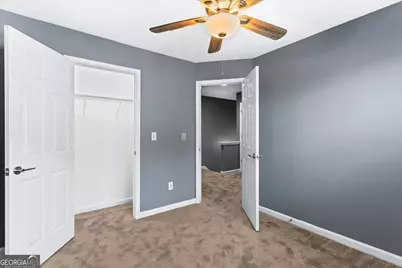 9517 Lakeview Road, Union City, GA 30291 - Photo 32