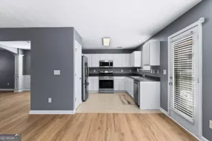 9517 Lakeview Rd, Union City, GA 30291 - Photo 18