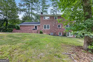 4854 Springfield Dr, Dunwoody, GA 30338 - Photo 4