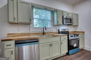11 Cherokee St SW, Rome, GA 30161 - Photo 10