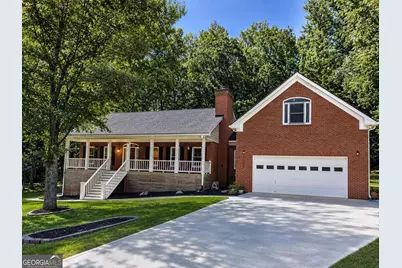 1305 Fontainebleau Court NE, Lawrenceville, GA 30043 - Photo 2