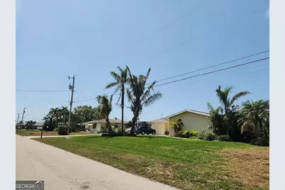 2835 SE 17th Place, Cape Coral, FL 33904 - Photo 4