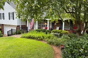 645 Patrick Pl, Sandy Springs, GA 30328 - Photo 2