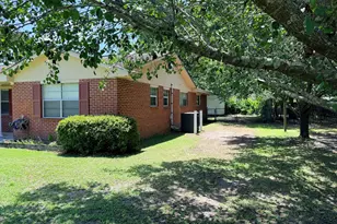 231 Auburn St, Baxley, GA 31513 - Photo 6