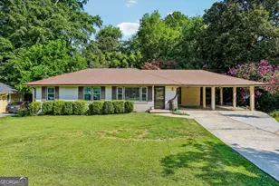 2410 Arrow Cir, Atlanta, GA 30341 - Photo 2