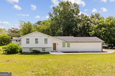 925 Majesty Lane, Morrow, GA 30260 - Photo 1