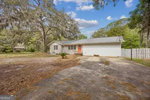 303 Mahan St, Saint Marys, GA 31558 - Photo 2