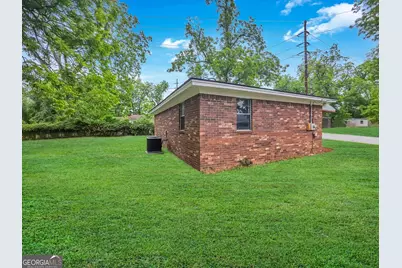 3911 5th Street, Savannah, GA 31408 - Photo 4