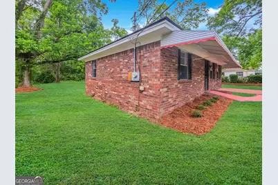 3911 5th Street, Savannah, GA 31408 - Photo 2