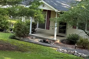 100 Walker Woods Dr, Carrollton, GA 30116 - Photo 2