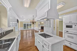 12610 Oxfordshire Ct, Johns Creek, GA 30005 - Photo 10