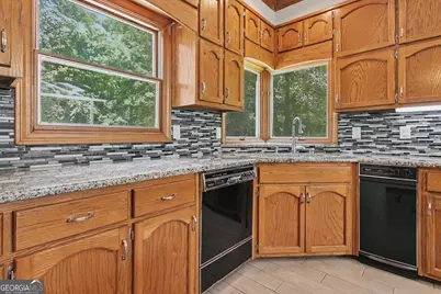 8554 Shoreline Drive, Jonesboro, GA 30236 - Photo 32