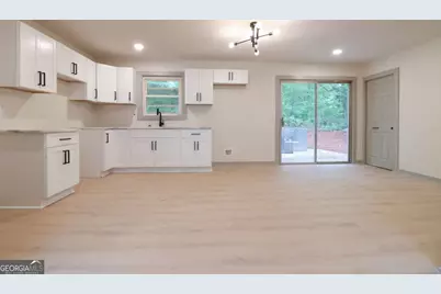 4396 Greenleaf Circle, Atlanta, GA 30331 - Photo 6