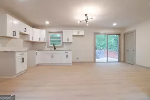 4396 Greenleaf Circle, Atlanta, GA 30331 - Photo 6