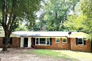 3727 Dial Dr, Stone Mountain, GA 30083 - Photo 2