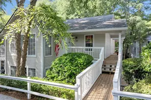 1110 Gettysburg Pl, Sandy Springs, GA 30350 - Photo 2