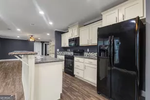 109 Willow Dr E, Newnan, GA 30263 - Photo 12