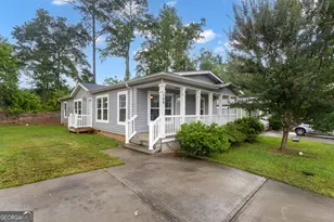 109 Willow Dr E, Newnan, GA 30263 - Photo 1