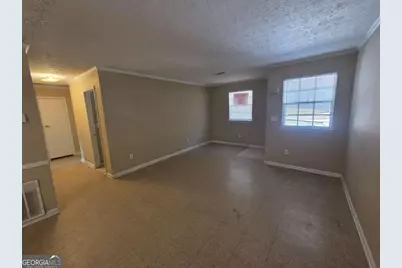 897 A Six Oaks Circle #B, Norcross, GA 30093 - Photo 4
