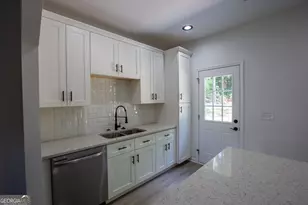 61 R C Allen Dr, Columbus, GA 31907 - Photo 4