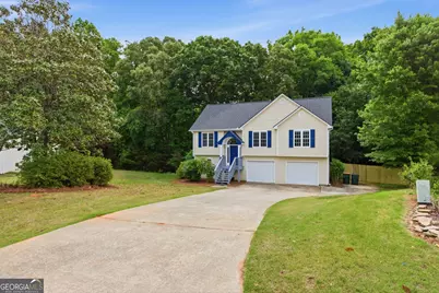 1026 Carriage Way, Loganville, GA 30052 - Photo 2