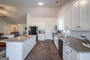 327 Skyview Dr, Winterville, GA 30683 - Photo 8