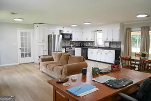 307 Pinewood Dr, Dublin, GA 31021 - Photo 8