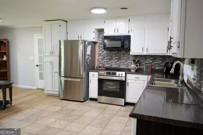 307 Pinewood Drive, Dublin, GA 31021 - Photo 14