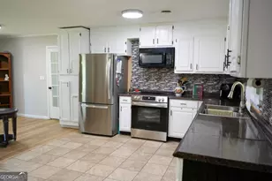 307 Pinewood Dr, Dublin, GA 31021 - Photo 14