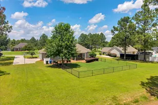 410 Heartwood Ln, Dublin, GA 31021 - Photo 2