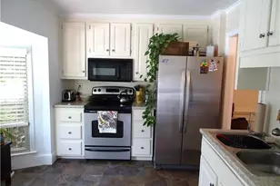410 Forestgate Ct, Sandy Springs, GA 30350 - Photo 4