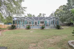 240 NW Southern Walk Dr, Milledgeville, GA 31061 - Photo 4
