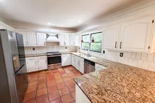 644 Laurel Wood Dr SW, Marietta, GA 30064 - Photo 2