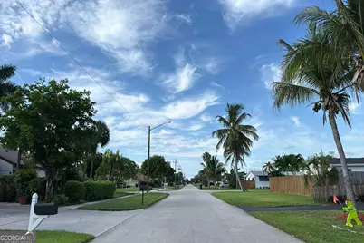 307 NW 39th Way, Deerfield Beach, FL 33442 - Photo 4