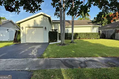 307 NW 39th Way, Deerfield Beach, FL 33442 - Photo 1